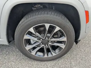Jeep Grand Cherokee L 2022 4x2 Overland 4dr SUV