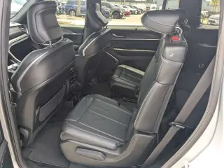 Jeep Grand Cherokee L 2022 4x2 Overland 4dr SUV