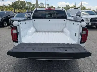 GMC Canyon 2024 4x2 Elevation 4dr Crew Cab 5 ft. SB