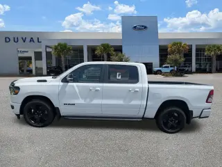 Ram 1500 2021 4x2 Big Horn 4dr Crew Cab 5.6 ft. SB Pickup