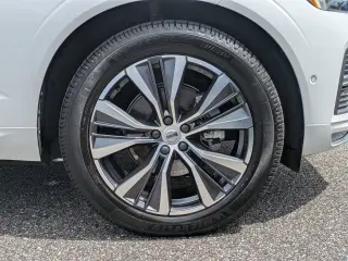 Volvo XC60 2022 B5 Momentum 4dr SUV
