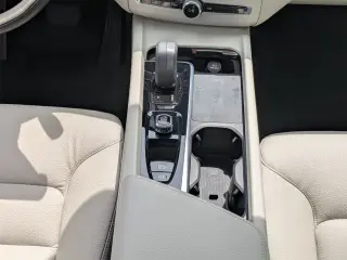 Volvo XC60 2022 B5 Momentum 4dr SUV