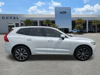 Volvo XC60 2022 B5 Momentum 4dr SUV