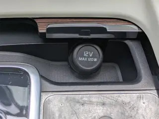 Volvo XC60 2022 B5 Momentum 4dr SUV