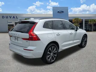 Volvo XC60 2022 B5 Momentum 4dr SUV