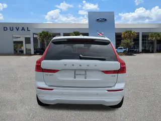 Volvo XC60 2022 B5 Momentum 4dr SUV
