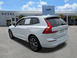 Volvo XC60 2022 B5 Momentum 4dr SUV