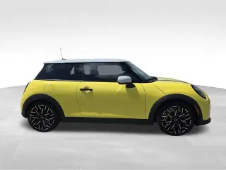 MINI Hardtop 2 Door 2025 Cooper S Signature Trim 2dr Hatchback