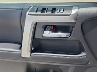 Toyota 4Runner 2020 4x2 SR5 4dr SUV