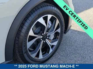 Ford Mustang Mach-E 2025 Select 4dr SUV