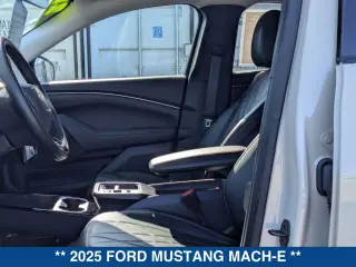 Ford Mustang Mach-E 2025 Select 4dr SUV