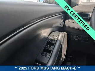 Ford Mustang Mach-E 2025 Select 4dr SUV
