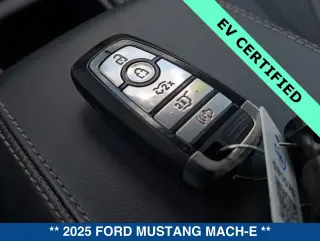 Ford Mustang Mach-E 2025 Select 4dr SUV