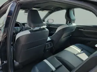 Toyota Camry 2025 SE 4dr Sedan