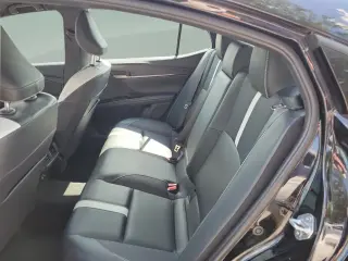 Toyota Camry 2025 SE 4dr Sedan