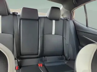 Toyota Camry 2025 SE 4dr Sedan