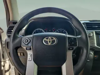 Toyota 4Runner 2017 4x2 SR5 4dr SUV