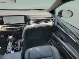 Toyota Camry 2025 SE 4dr Sedan