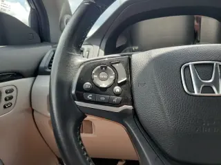 Honda Pilot 2020 AWD Touring 4dr SUV w/Rear Captain's Chairs