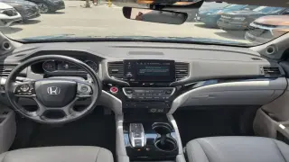 Honda Pilot 2020 AWD Touring 4dr SUV w/Rear Captain's Chairs