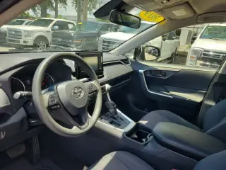 Toyota RAV4 2019 LE 4dr SUV
