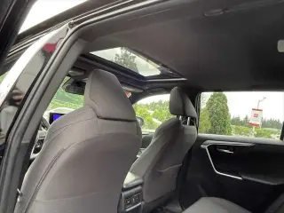 Toyota RAV4 Hybrid 2025 AWD SE 4dr SUV