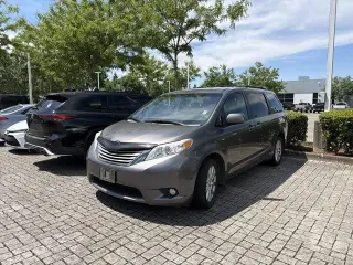 Toyota Sienna 2017 AWD XLE 7-Passenger 4dr Mini-Van
