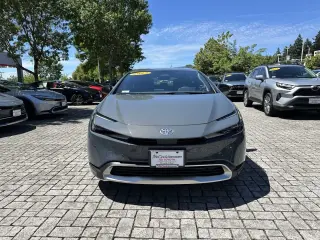 Toyota Prius Plug-in Hybrid 2025 SE 4dr Hatchback