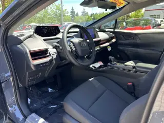 Toyota Prius Plug-in Hybrid 2025 SE 4dr Hatchback