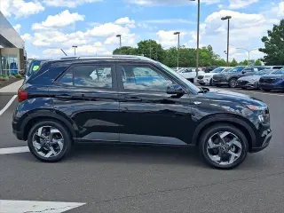 Hyundai VENUE 2023 SEL 4dr Crossover
