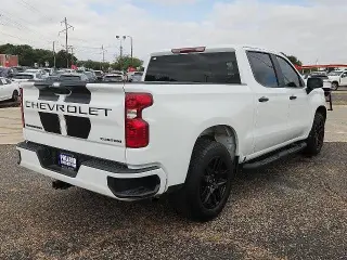 Chevrolet Silverado 1500 2023 4x2 Custom 4dr Crew Cab 5.8 ft. SB