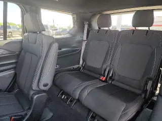 Jeep Grand Cherokee L 2024 4x4 Laredo 4dr SUV
