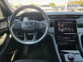 Jeep Grand Cherokee L 2024 4x4 Laredo 4dr SUV