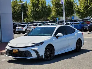 Toyota Camry 2025 SE 4dr Sedan