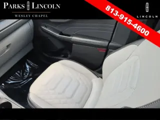 Ford Escape 2023 AWD Platinum 4dr SUV