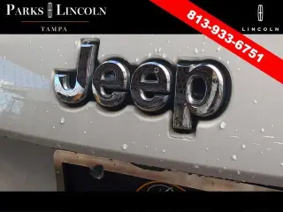 Jeep Grand Cherokee 2017 4x2 Overland 4dr SUV
