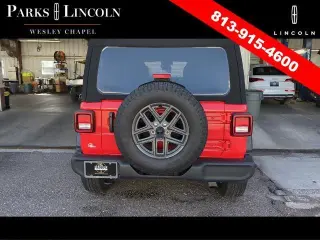 Jeep Wrangler 2024 4x4 Sport 4dr SUV