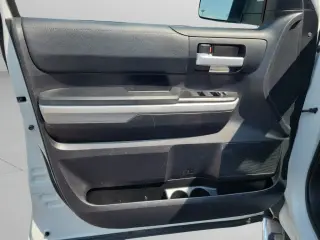 Toyota Tundra 2021 4x4 SR5 4dr CrewMax Cab Pickup SB