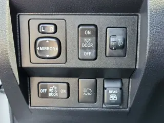 Toyota Tundra 2021 4x4 SR5 4dr CrewMax Cab Pickup SB