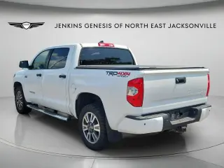 Toyota Tundra 2021 4x4 SR5 4dr CrewMax Cab Pickup SB