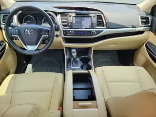 Toyota Highlander 2017 AWD XLE 4dr SUV