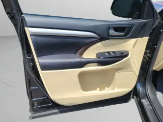 Toyota Highlander 2017 AWD XLE 4dr SUV