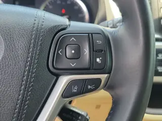 Toyota Highlander 2017 AWD XLE 4dr SUV
