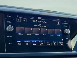 Volkswagen Taos 2023 SE 4dr SUV