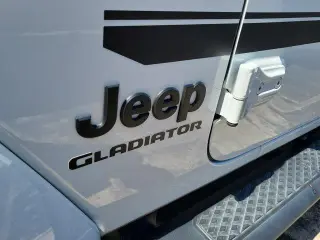 Jeep Gladiator 2022 4x4 Sport 4dr Crew Cab 5.0 ft. SB