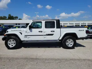 Jeep Gladiator 2022 4x4 Sport 4dr Crew Cab 5.0 ft. SB