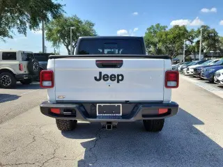 Jeep Gladiator 2022 4x4 Sport 4dr Crew Cab 5.0 ft. SB