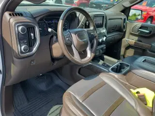 GMC Sierra 1500 2019 4x2 Denali 4dr Crew Cab 5.8 ft. SB