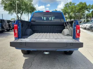 Ford F-150 2023 4x2 XL 4dr SuperCrew 5.5 ft. SB