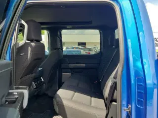 Ford F-150 2023 4x2 XL 4dr SuperCrew 5.5 ft. SB